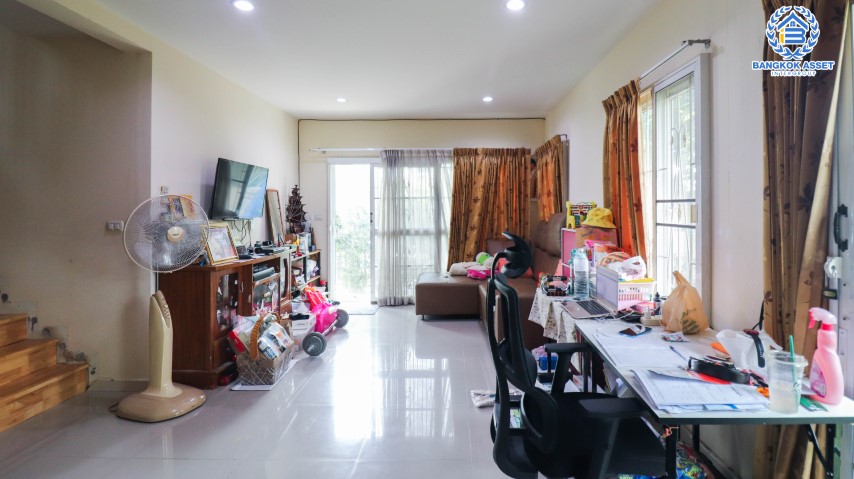 *****บ้านแฝดมือสองนนทบุรี ม.ภัสสร39 พระราม5-สิรินธร #หลังมุม เนื้อที่เยอะถึง 46.7 ตร.ว. ฟังก์ชัน 3 ห้องนอน 2 ห้องน้ำ 2 ที่จอดรถ บ้านสวยพร้อมอยู่ แถมฟรี! 4 เครื่องปรับอากาศ บนทำเลเยี่ยม เพียง 20 นาทีก็ถึงรถไฟฟ้าสายสีม่วง "สถานีแยกติวานนท์" และทางด่วน "ศรีรัช"